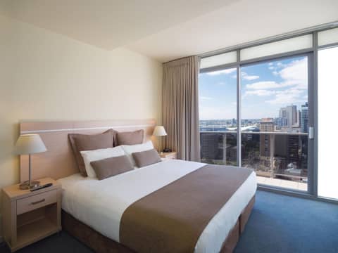 Urban Rest Melbourne — hotel room