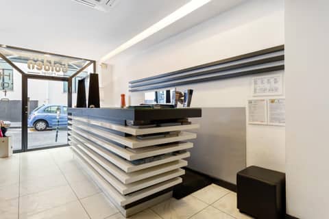 Golden Hotel — recepcion & lobby