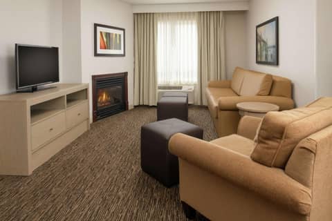 DoubleTree by Hilton Portland Tigard — hotel room
