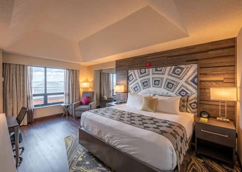 The Blackwell Inn and Pfahl Conference Center — hotel room