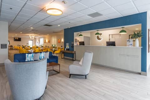 Comfort Inn & Suites Buffalo Airport — photo 7