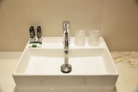 Spot Family Apartments — bathroom