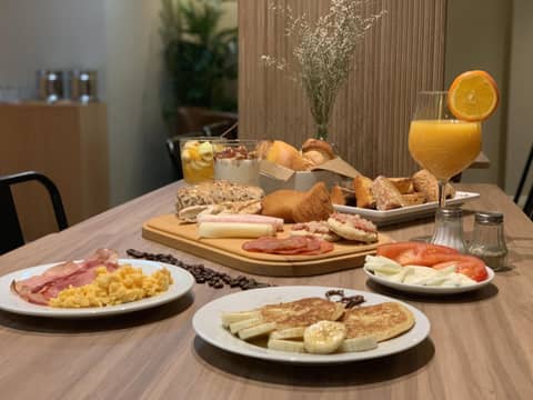 Spot Family Apartments — dining