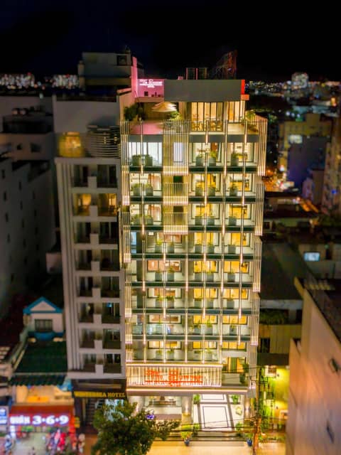 The Summer Hotel — photo 5