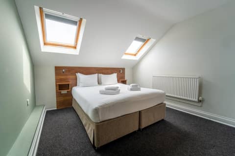 Chelsea Guest House — hotel room