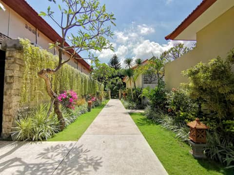 Kuta Puri Bungalows, Villas and Resort — photo 2