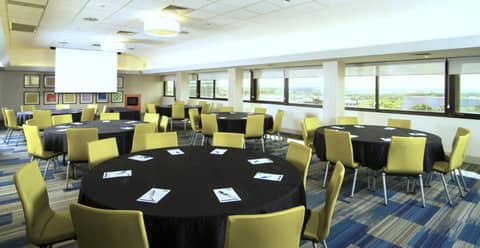 Holiday Inn Express - San Antonio Airport by IHG — photo 5