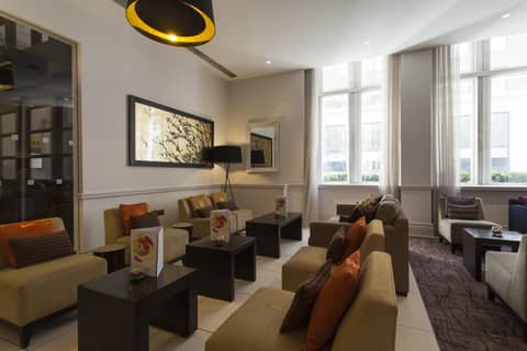 Thistle London Holborn — living room
