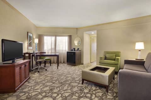 Embassy Suites San Antonio Airport — photo 2