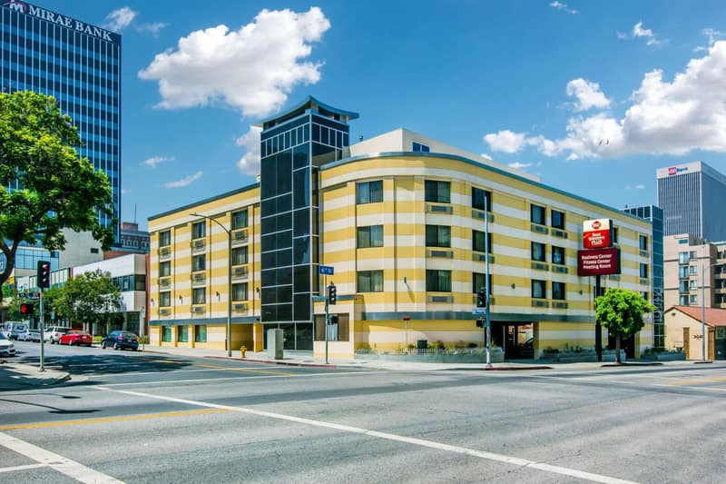 Best Western Plus LA Mid-Town Hotel — building