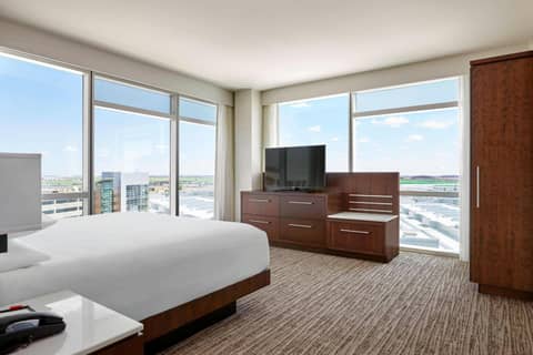 Calgary Airport Marriott In-Terminal Hotel — photo 4