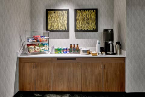 Courtyard by Marriott Nashville Downtown — dining
