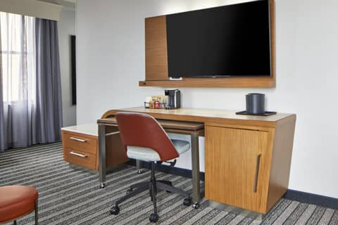 Courtyard by Marriott Nashville Downtown — hotel room