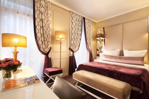 Hôtel Galileo Champs Elysées — hotel room