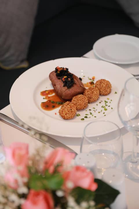 Kenzi Rose Garden — dining