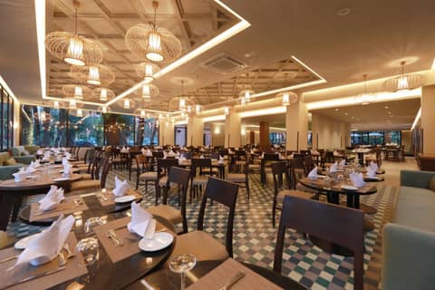 Kenzi Rose Garden — dining
