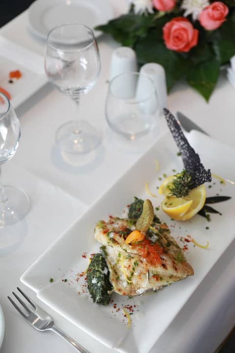 Kenzi Rose Garden — dining
