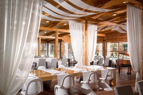 Bella Beach Hotel — dining
