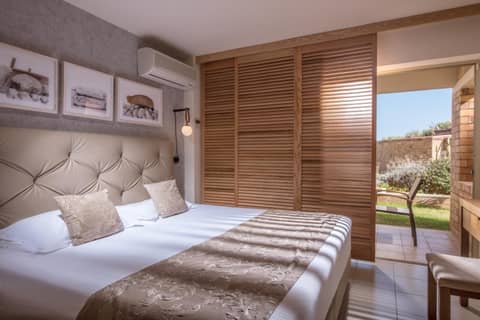 Bella Beach Hotel — bedroom
