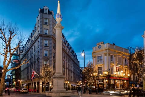 Radisson Blu Hotel London Mercer Street — building