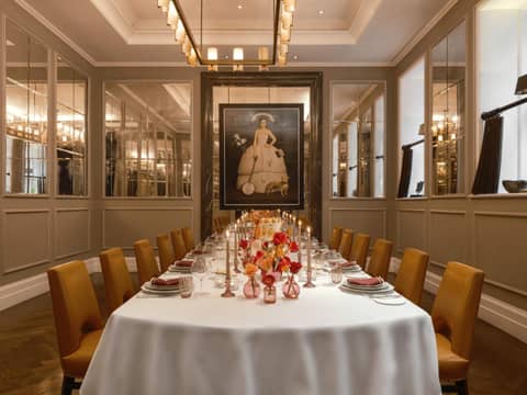 Corinthia London — meeting room