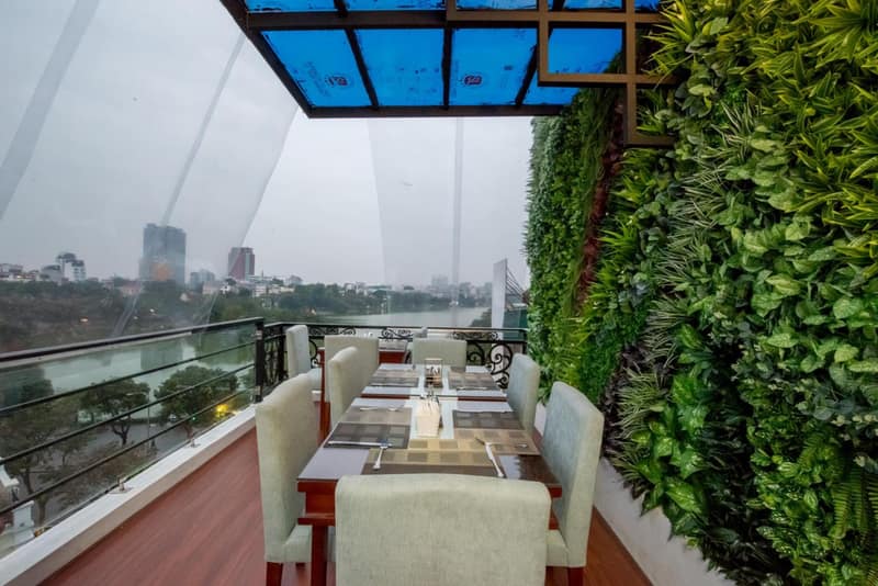 Splendid Hotel & Spa — balance & terrace