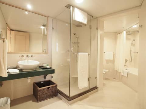 Garden View Hong Kong — bathroom