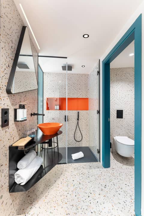 Occidental Las Canteras — bathroom