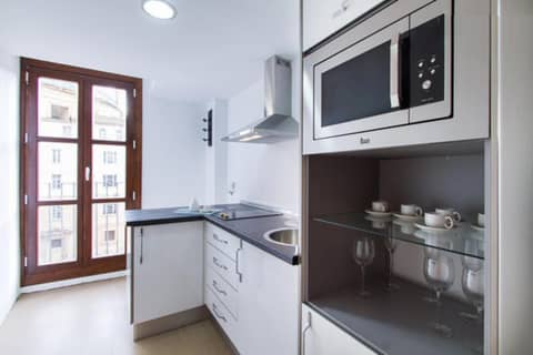 Happy Apartments Valencia — kitchen