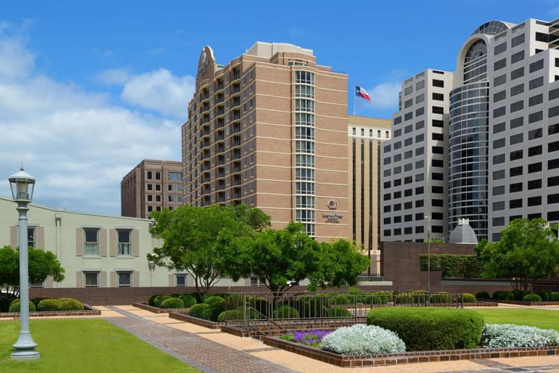 DoubleTree Suites by Hilton Austin Downtown Capitol — building