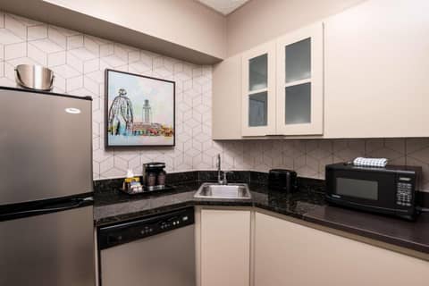 DoubleTree Suites by Hilton Austin Downtown Capitol — photo 2