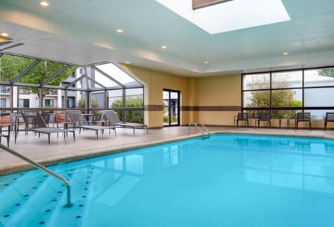 Courtyard Columbus Worthington — recepcion & lobby