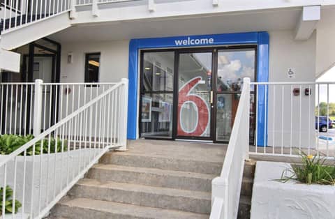 Motel 6-Middleburg Heights, OH - Cleveland — recepcion & lobby