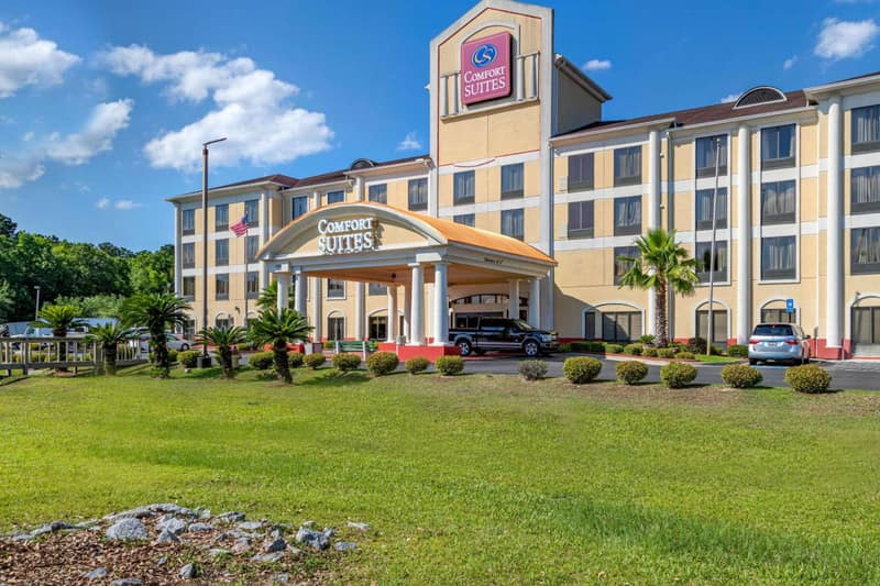 Comfort Suites Savannah Gateway I-95 — building