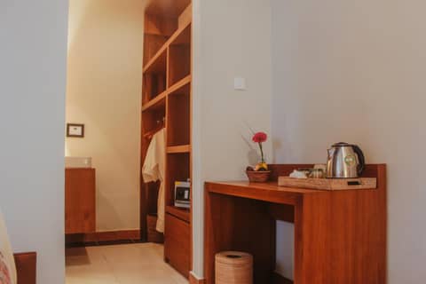Ubud Aura Wellness Sanctuary — hotel room