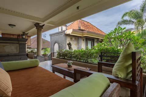 Ubud Aura Wellness Sanctuary — balance & terrace