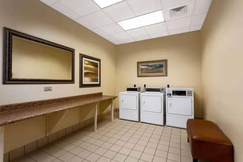 Hawthorn Extended Stay by Wyndham West Palm Beach Airport — photo 4
