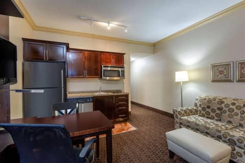 Hawthorn Extended Stay by Wyndham West Palm Beach Airport — photo 8