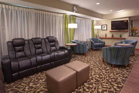 FairBridge Inn & Suites Thornton — lounge
