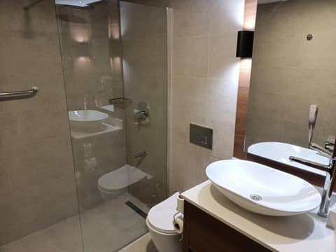 Ring Downtown Hotel — bathroom