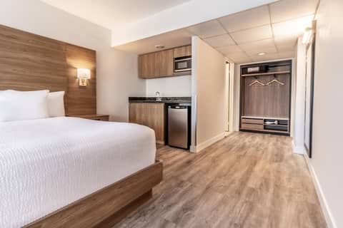 Atrium Hotel Vancouver — photo 4