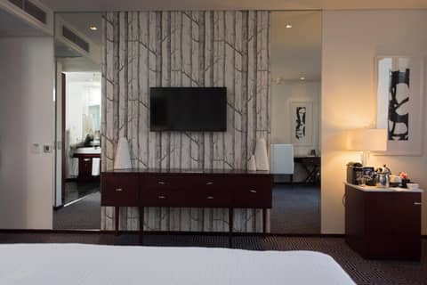 DAVINCI Hotel on Nelson Mandela Square — hotel room