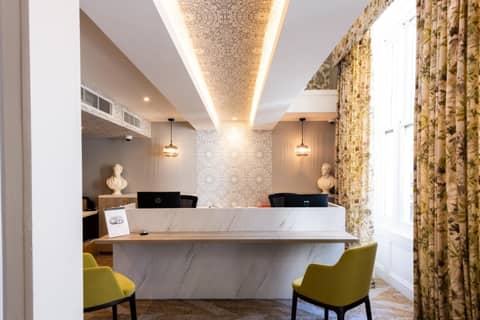 Byron Hotel — hotel reception