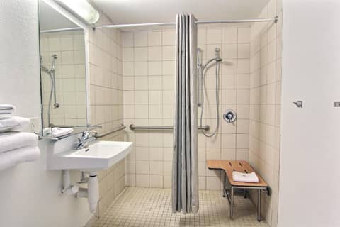 Motel 6 Austin, TX - Central Downtown UT — photo 2