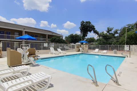 Motel 6 Austin, TX - Central Downtown UT — photo 9