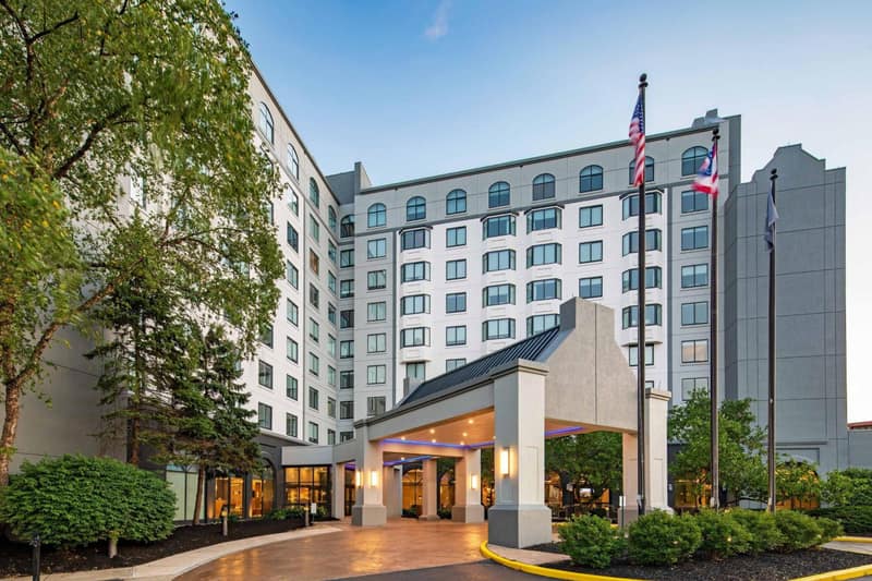 Sheraton Suites Columbus Worthington — building
