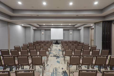 Sheraton Suites Columbus Worthington — photo 2