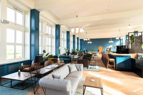 PHNX Aparthotel Hamburg — lounge