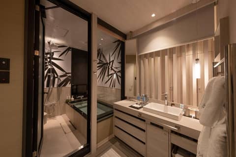 HOTELみなと-MINATO- — bathroom