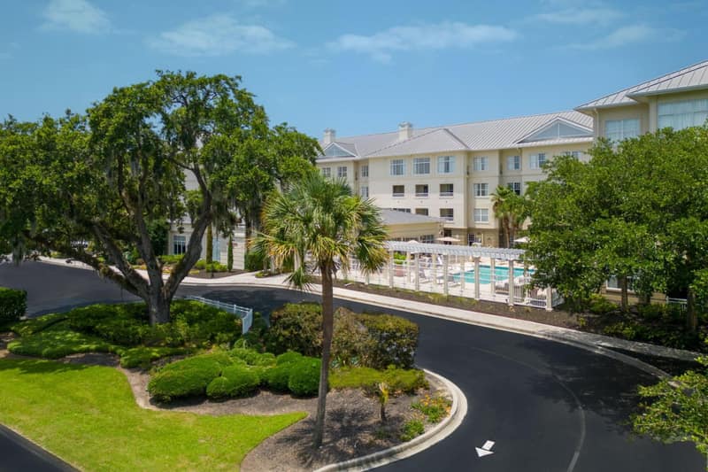 Residence Inn Charleston Riverview — building